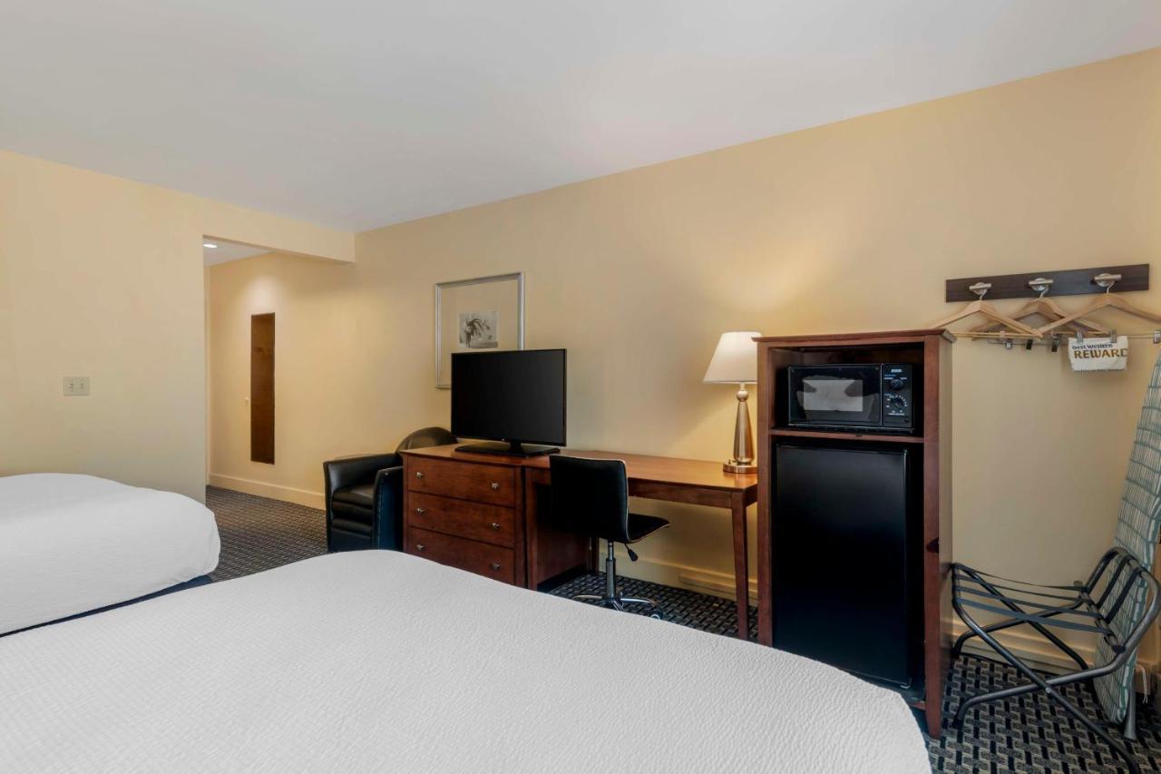 Best Western Plus Brunswick Bath Exterior photo