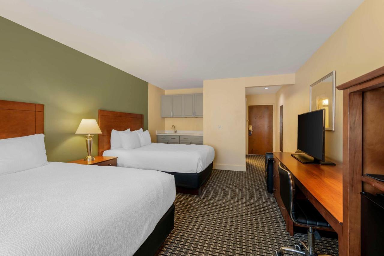 Best Western Plus Brunswick Bath Exterior photo